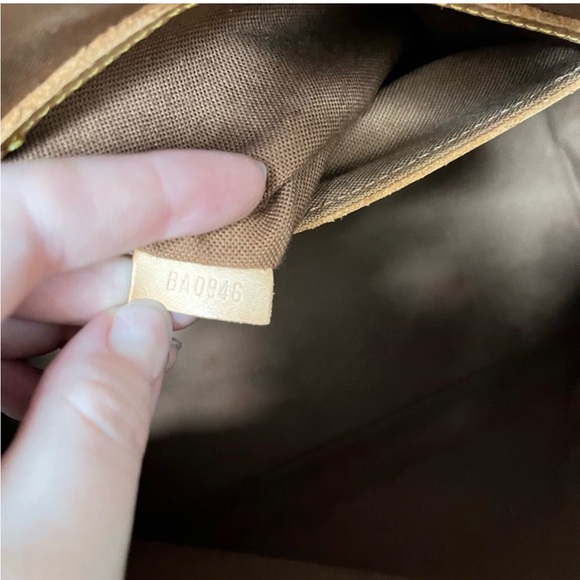 AUTHENTIC LOUIS VUITTON ALMA PM - Picture 10 of 10